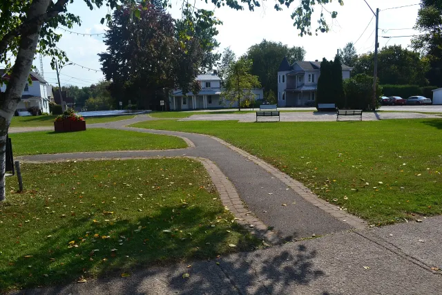 Path in Henri-Bourassa park, a heritage site in the heart of Papineauville