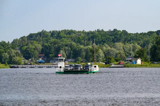 Traversier électrique entre Thurso et Clarence sur la rivière des Outaouais
